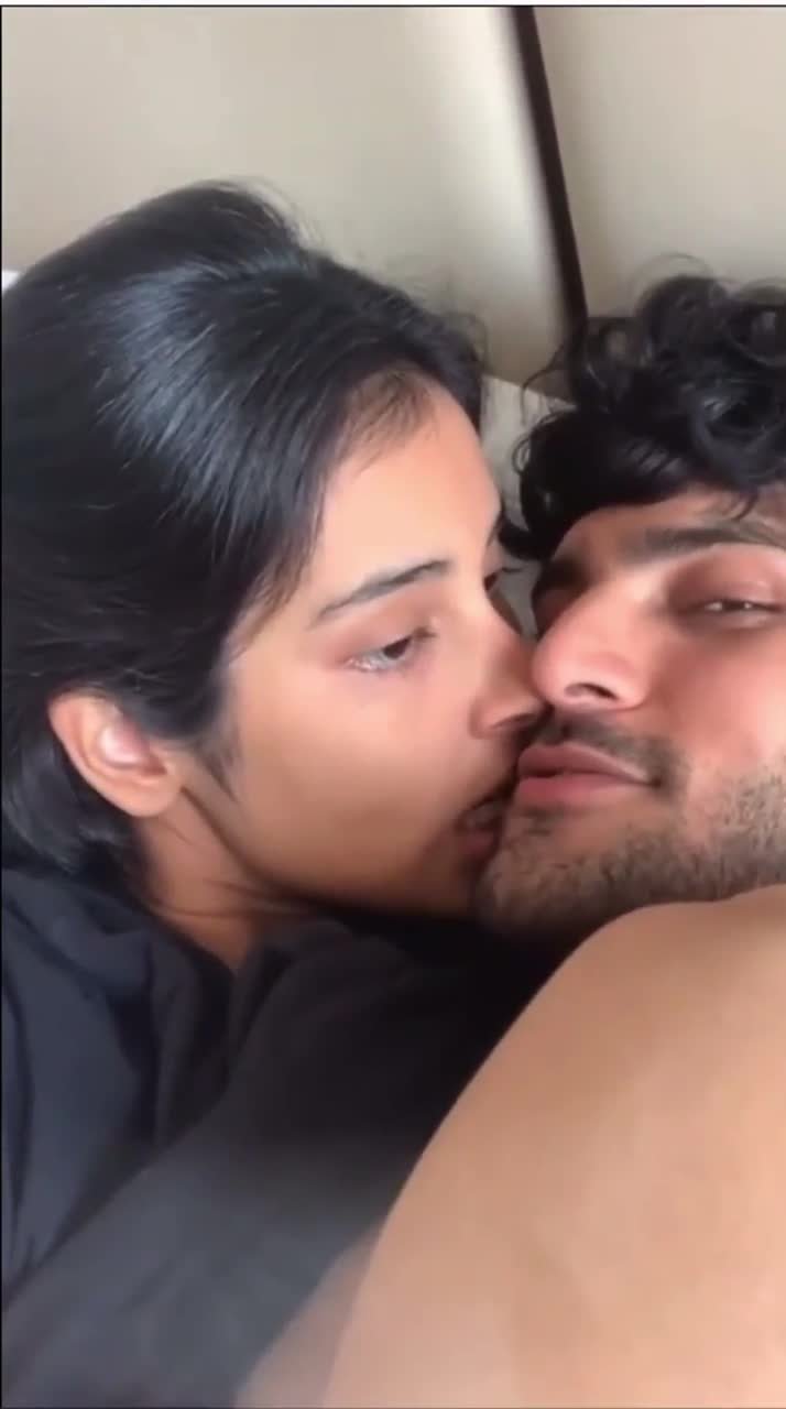 Porn desi kiss