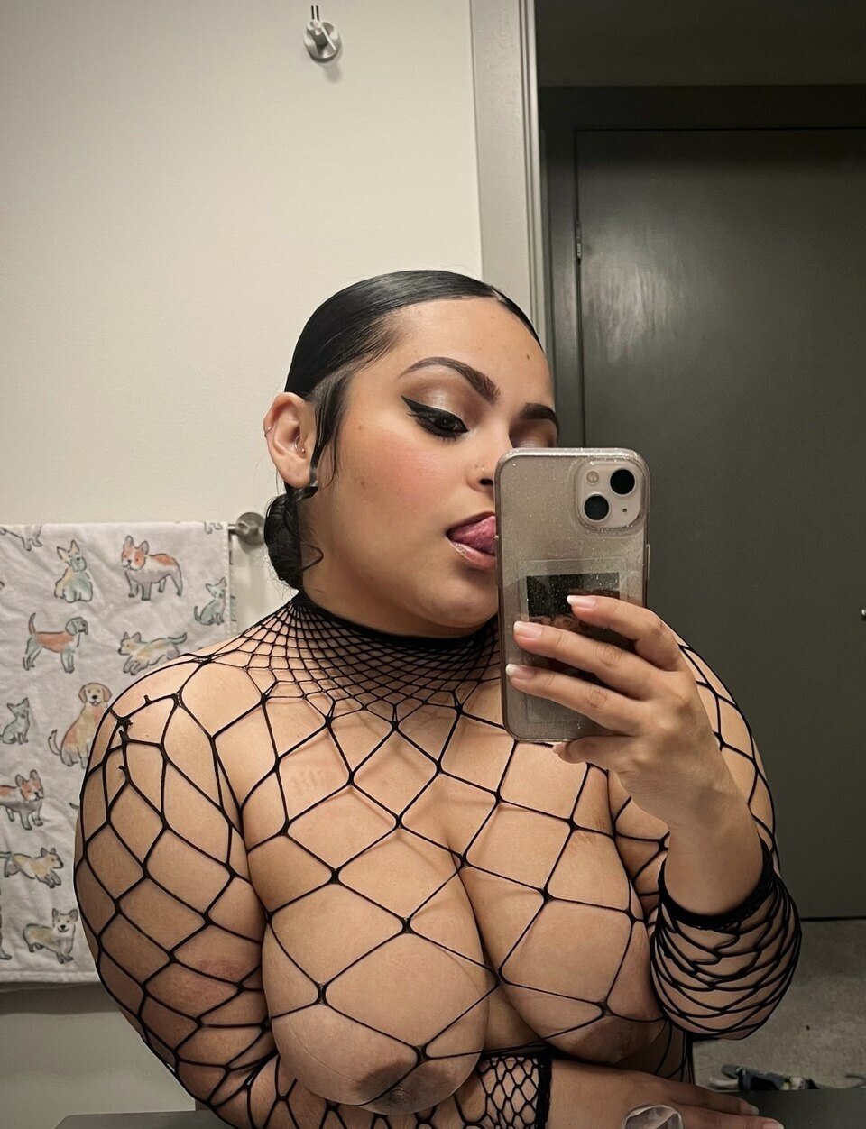 Thick Latina gf exposed #JSeOHrts