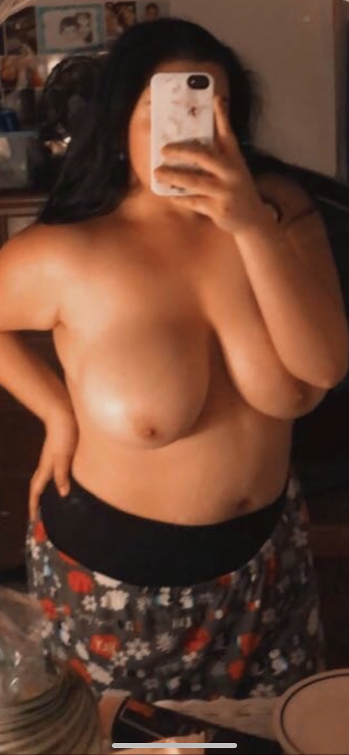 Chubby GF Exposed. Hit me up on Kik to share yours - @sharinurwife...