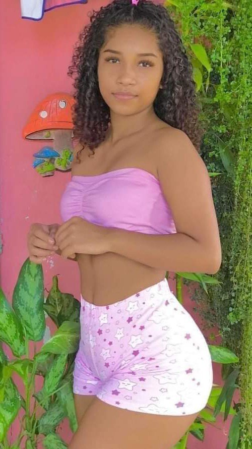 Pacote de garotas do Facebook no formato 9x 16 para papel de parede ou plano de fundo #GsjrFFcS