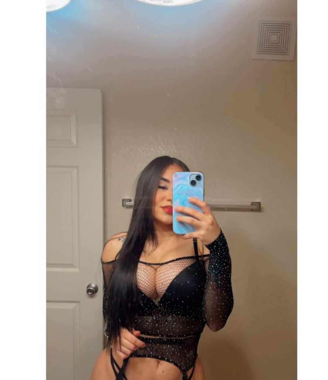 Random FB dating hoes. #JeBfeyGA