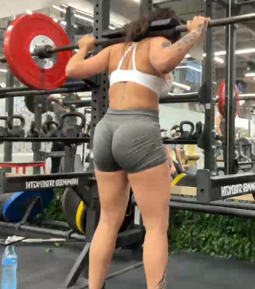 Milica perrita argentina cachonda con culote #FyXQ9y4v