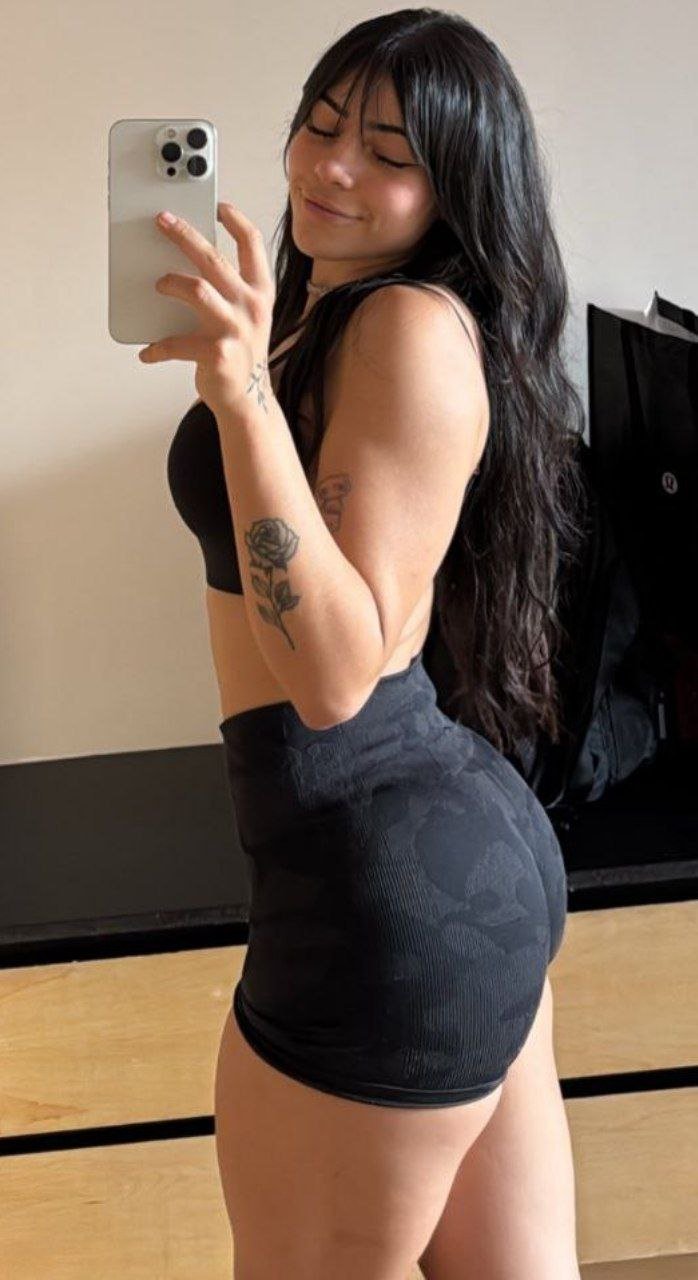 Milica perrita argentina cachonda con culote #H9SkUoIx