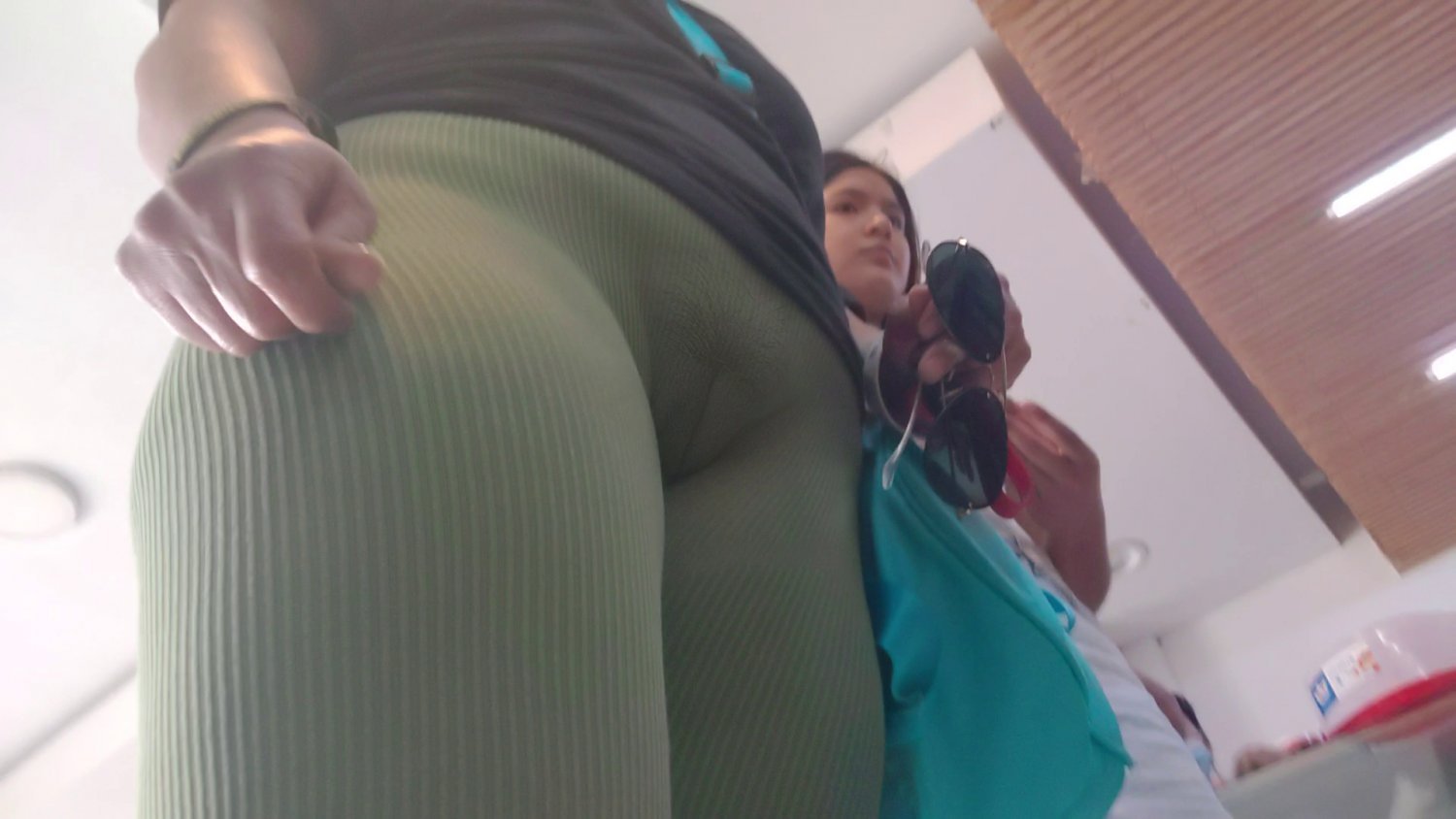 Mujer mayor con licra marcada #F5bO39WZ